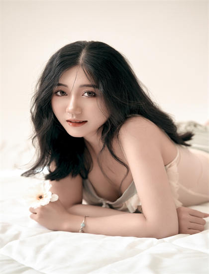 【影视解读】《为何要闪婚夫人她五行缺钱啊》的视觉语言与美学价值 技术专家解析的专业分析